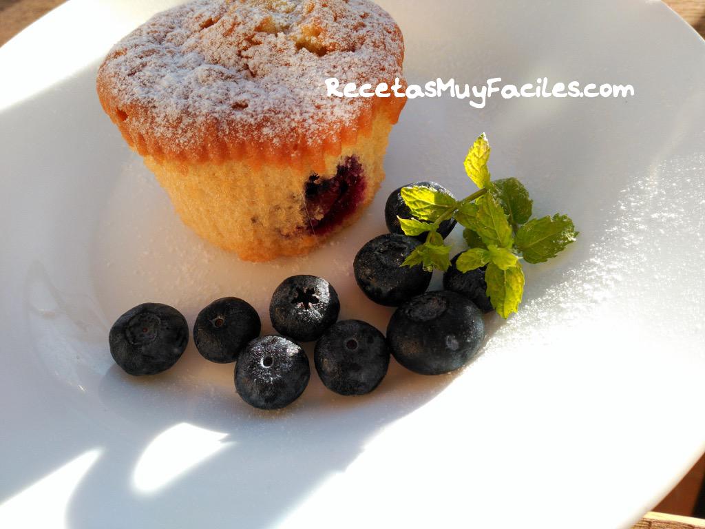 Foto receta fácil de muffins de arándanos