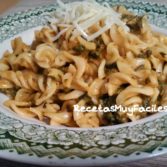 Foto Fusili con salsa de espinacas