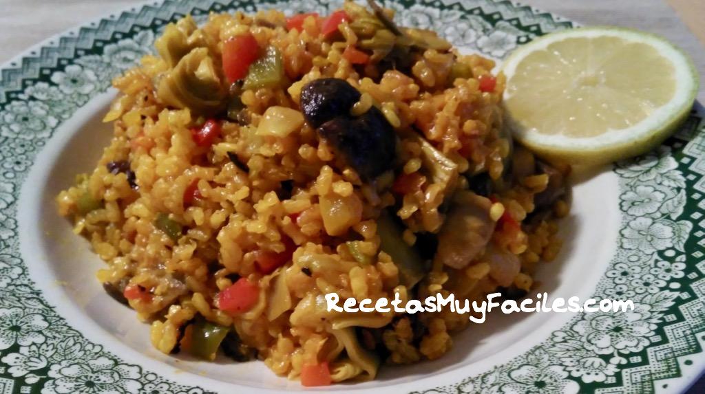 Foto arroz integral con verduras